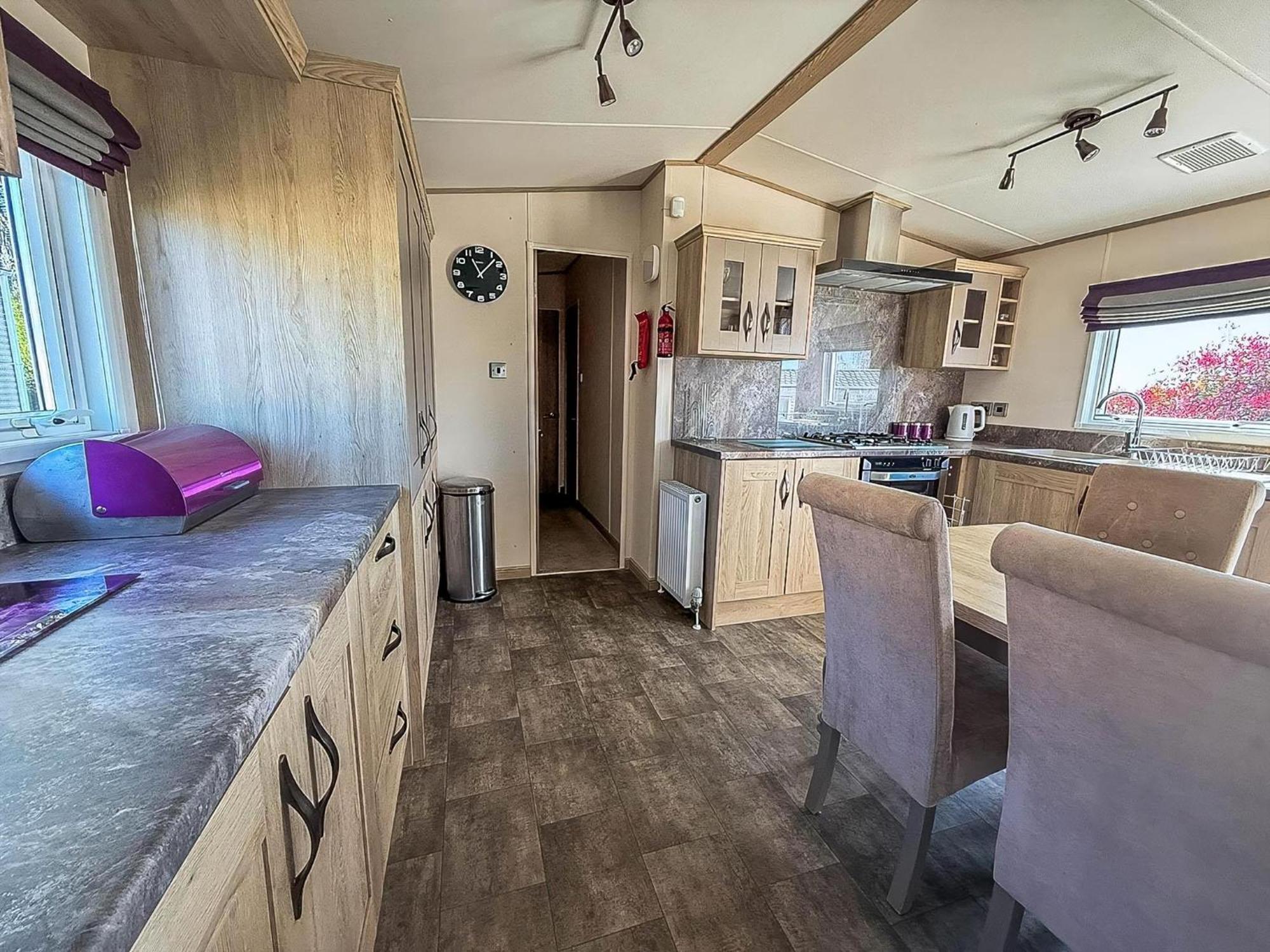 Beautiful Lodge At Manor Park In Hunstanton Ref 23018K Exterior photo