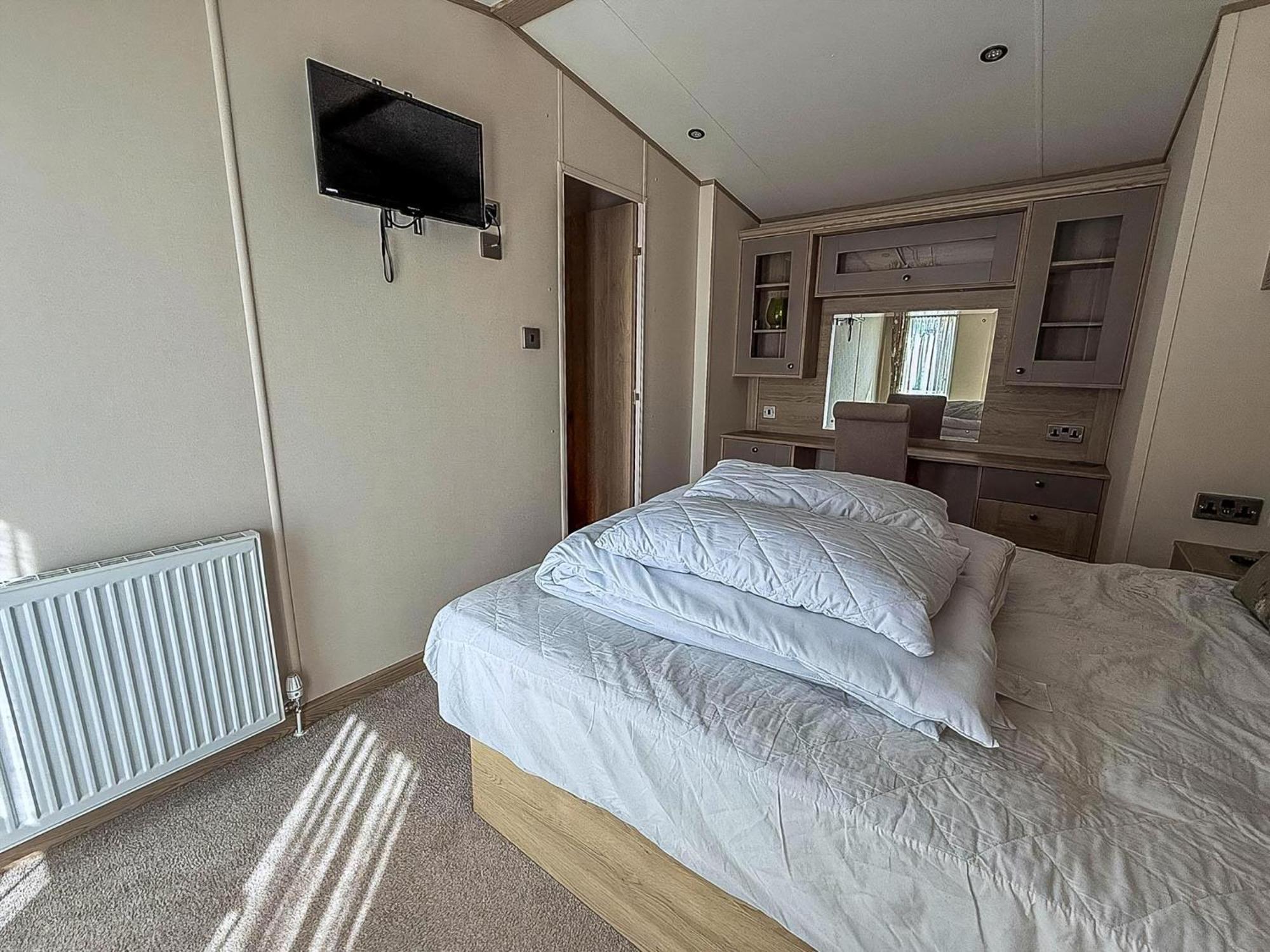 Beautiful Lodge At Manor Park In Hunstanton Ref 23018K Exterior photo